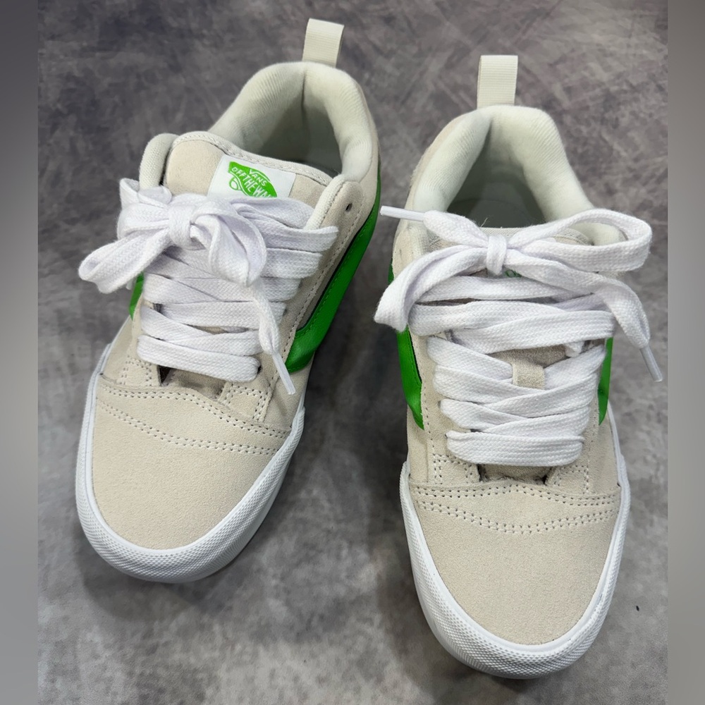 Vans knu Skool women’s 8 US